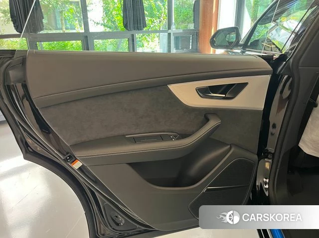 Audi Q8 (4M) 2026 Черный из Кореи, фото 2