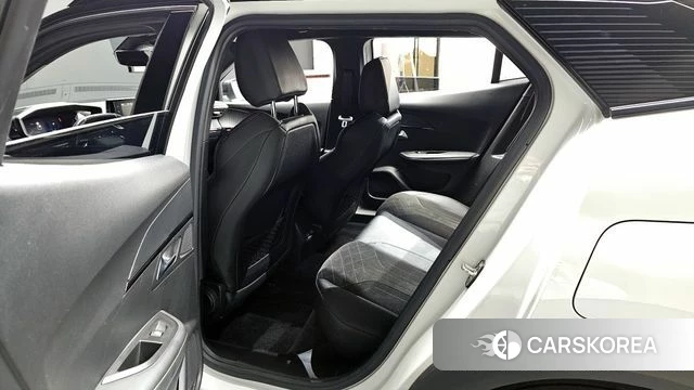 Peugeot 2008 Second generation 2021 Белый из Кореи, фото 2