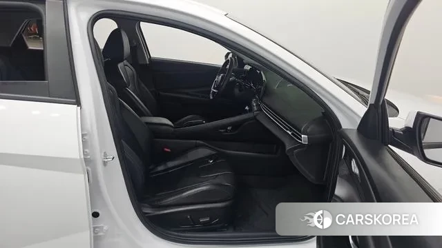 Hyundai Avante (CN7) 2023 Белый из Кореи, фото 2