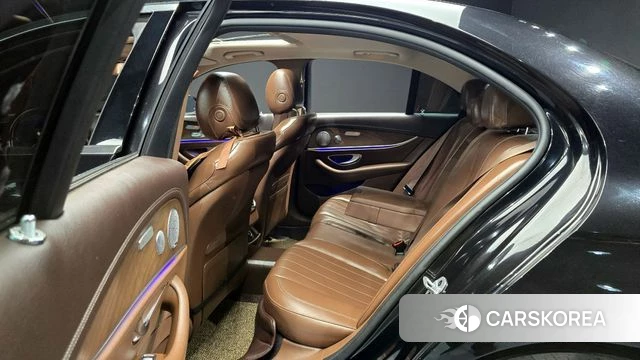 Mercedes-Benz E-Class W213 2018 Черный из Кореи, фото 2
