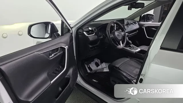 Toyota RAV4 5th Generation 2023 Белый из Кореи, фото 2