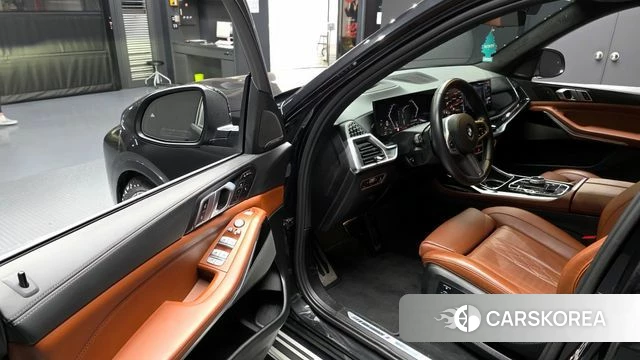 BMW X7 (G07) 2023 Черный из Кореи, фото 2