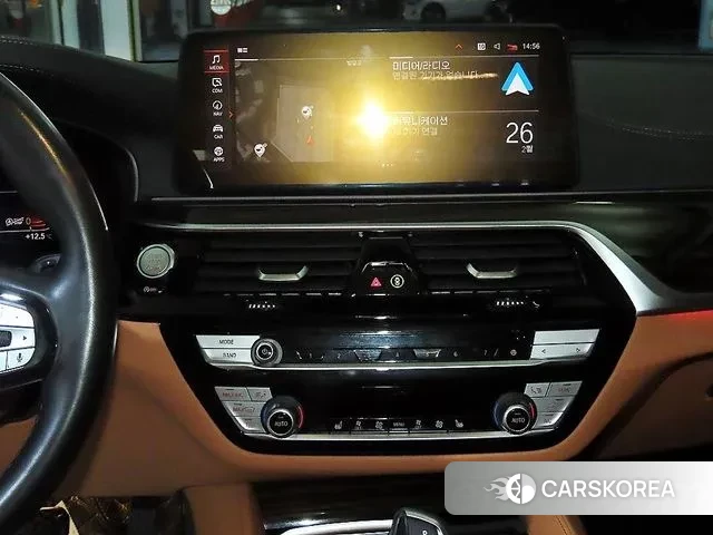 BMW 5 Series (G30) 2021 Белый из Кореи, фото 2