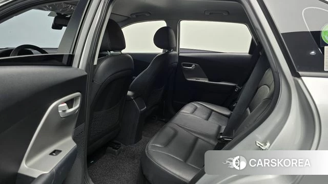Kia Niro 2018 Серебряный из Кореи, фото 2