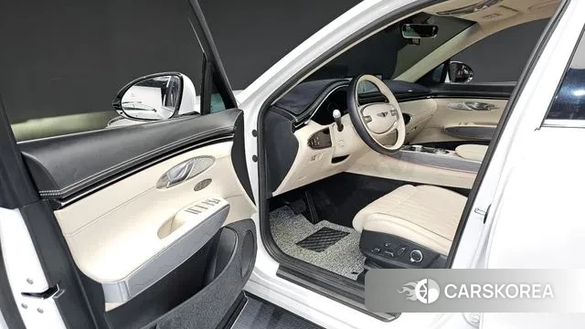 Genesis GV70 2022 Белый из Кореи, фото 2