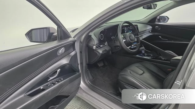 Hyundai Avante (CN7) 2021 Серебристо-серый из Кореи, фото 2