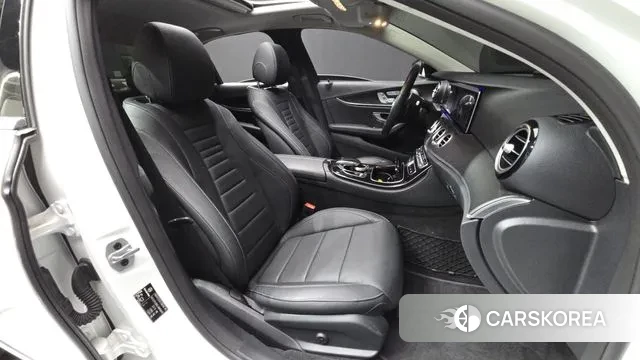 Mercedes-Benz E-Class W213 2020 Белый из Кореи, фото 2