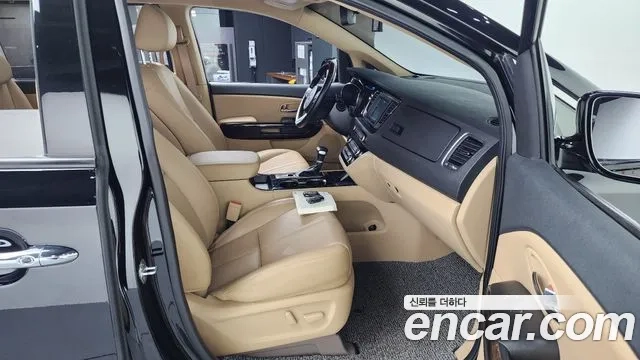 Kia The New Carnival 2019 Черный из Кореи, фото 2