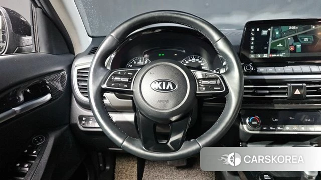 Kia Seltos 2021 Черный из Кореи, фото 2