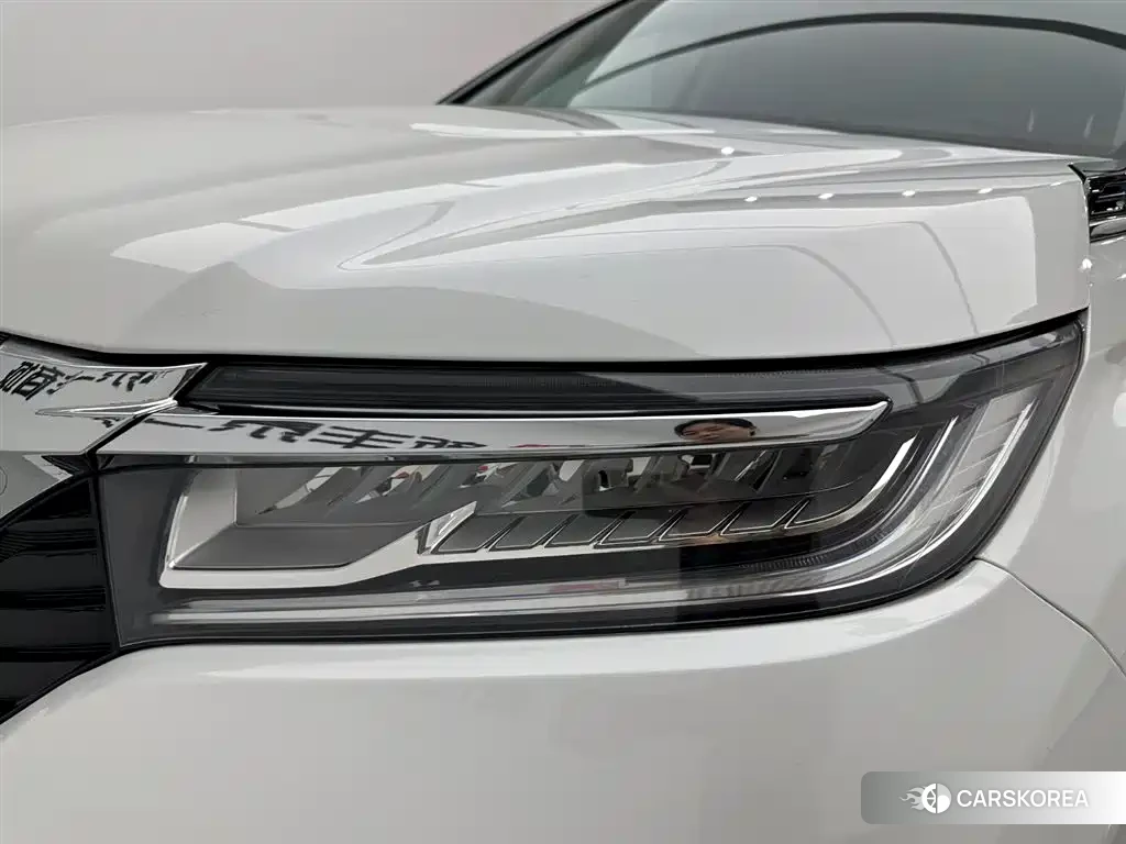 Honda Crown Road 2023 Белый из Китая, фото 2