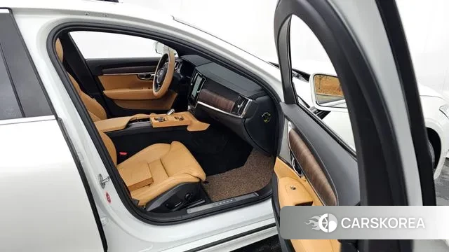 Volvo S90 2024 Белый из Кореи, фото 2