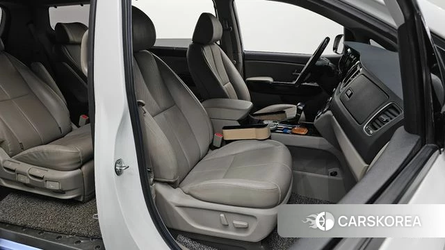 Kia The New Carnival 2018 Белый из Кореи, фото 2