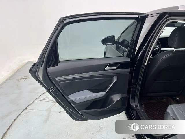 Volkswagen Lavida 2023 Черный из Китая, фото 2
