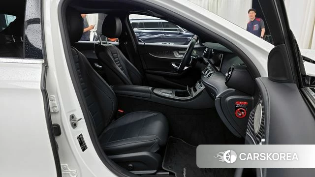 Mercedes-Benz E-Class W213 2022 Белый из Кореи, фото 2