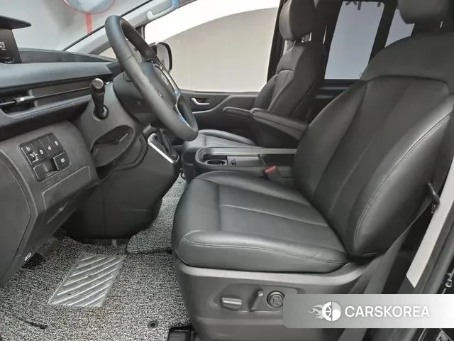 Hyundai Staria 2021 Черный из Кореи, фото 2