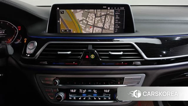 BMW 7 Series (G11) 2019 Черный из Кореи, фото 2