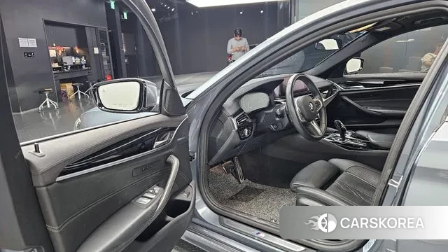 BMW 5 Series (G30) 2019 Серый из Кореи, фото 2