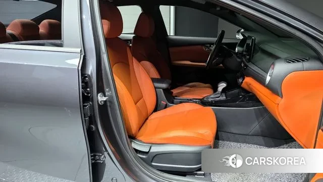 Kia The New K3 2nd generation 2024 Серый из Кореи, фото 2