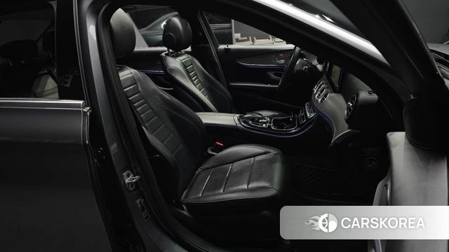 Mercedes-Benz E-Class W213 2018 Серый из Кореи, фото 2