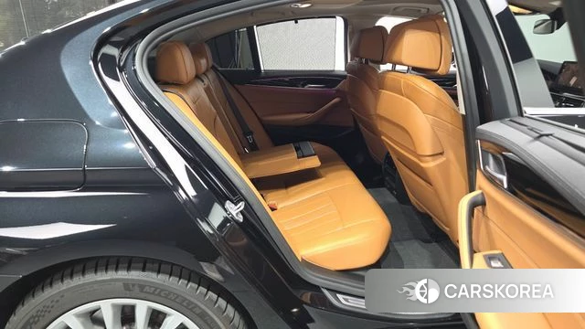 BMW 5 Series (G30) 2022 Черный из Кореи, фото 2
