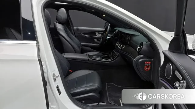 Mercedes-Benz E-Class W213 2021 Белый из Кореи, фото 2