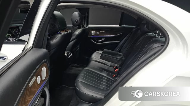 Mercedes-Benz E-Class W213 2019 Белый из Кореи, фото 2