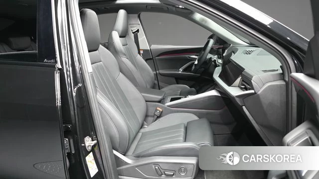 Audi Q5 (80A) 2025 Черный из Кореи, фото 2