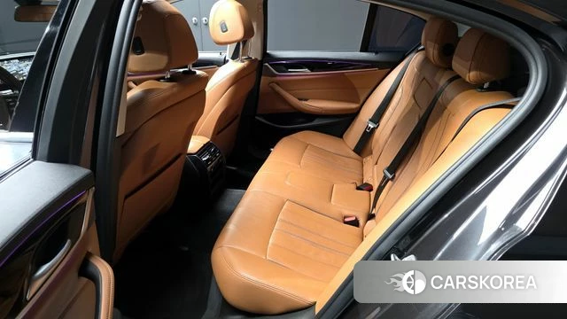 BMW 5 Series (G30) 2018 Серый из Кореи, фото 2