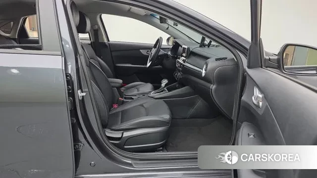 Kia The New K3 2nd generation 2022 Серый из Кореи, фото 2