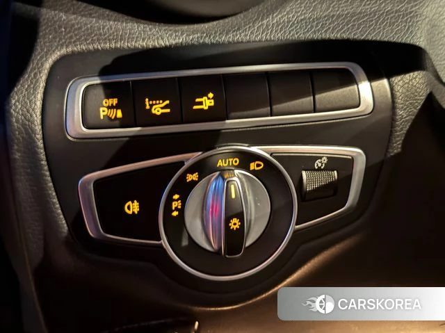 Mercedes-Benz C-Class W205 2019 Белый из Кореи, фото 2