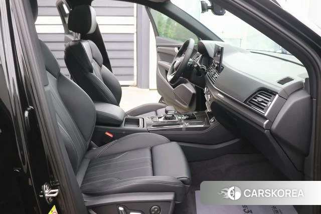 Audi Q5L 2025 Черный из Китая, фото 2