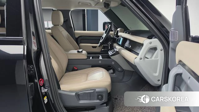 Land Rover Defender (L663) 2021 Черный из Кореи, фото 2
