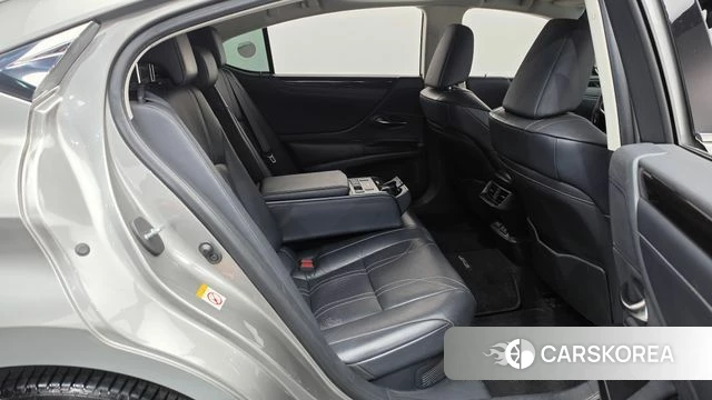 Lexus ES300h 7th generation 2019 Серый из Кореи, фото 2