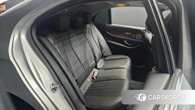 Mercedes-Benz E-Class W213 2019 Серебряный из Кореи, фото 2