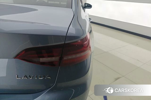 Volkswagen Lavida 2023 Синий из Китая, фото 2