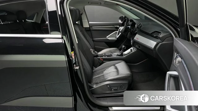 Audi Q3 (F3) 2020 Черный из Кореи, фото 2