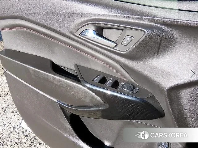 Chevrolet (GM Daewoo) Trax Crossover 2024 Белый из Кореи, фото 2