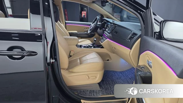 Kia The New Carnival 2019 Черный из Кореи, фото 2