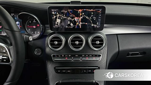 Mercedes-Benz C-Class W205 2019 Белый из Кореи, фото 2