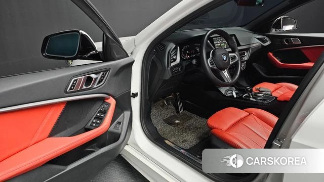 BMW 1 Series (F40) 2022 Белый из Кореи, фото 2