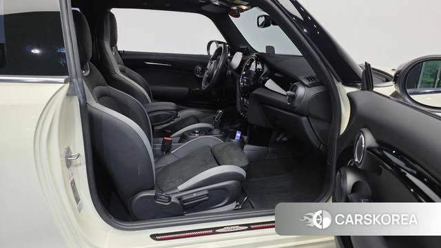 Mini Cooper S 2021 Жемчужный цвет из Кореи, фото 2