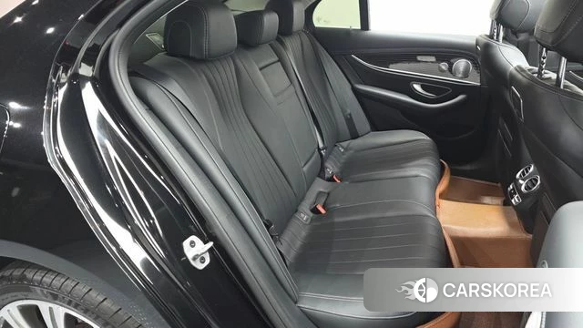 Mercedes-Benz E-Class W213 2019 Черный из Кореи, фото 2