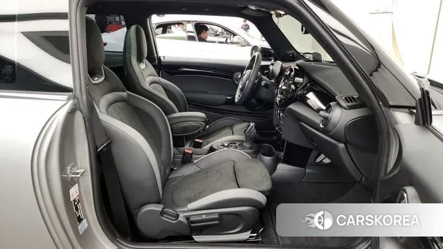 Mini Cooper S 2023 Серый из Кореи, фото 2