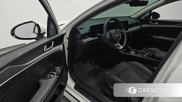 Kia The New K5 3rd generation 2024 Белый из Кореи, фото 2
