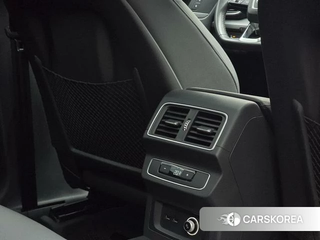 Audi Q5L 2023 Белый из Китая, фото 2
