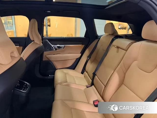 Volvo V90 Cross-Country 2024 Серый из Кореи, фото 2