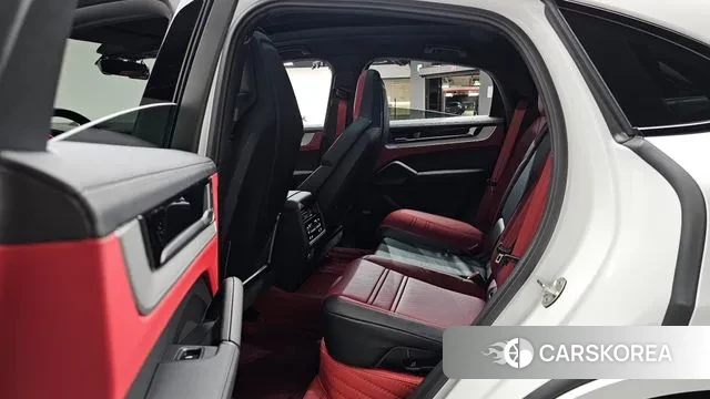 Porsche Cayenne (PO536) 2024 Белый из Кореи, фото 2