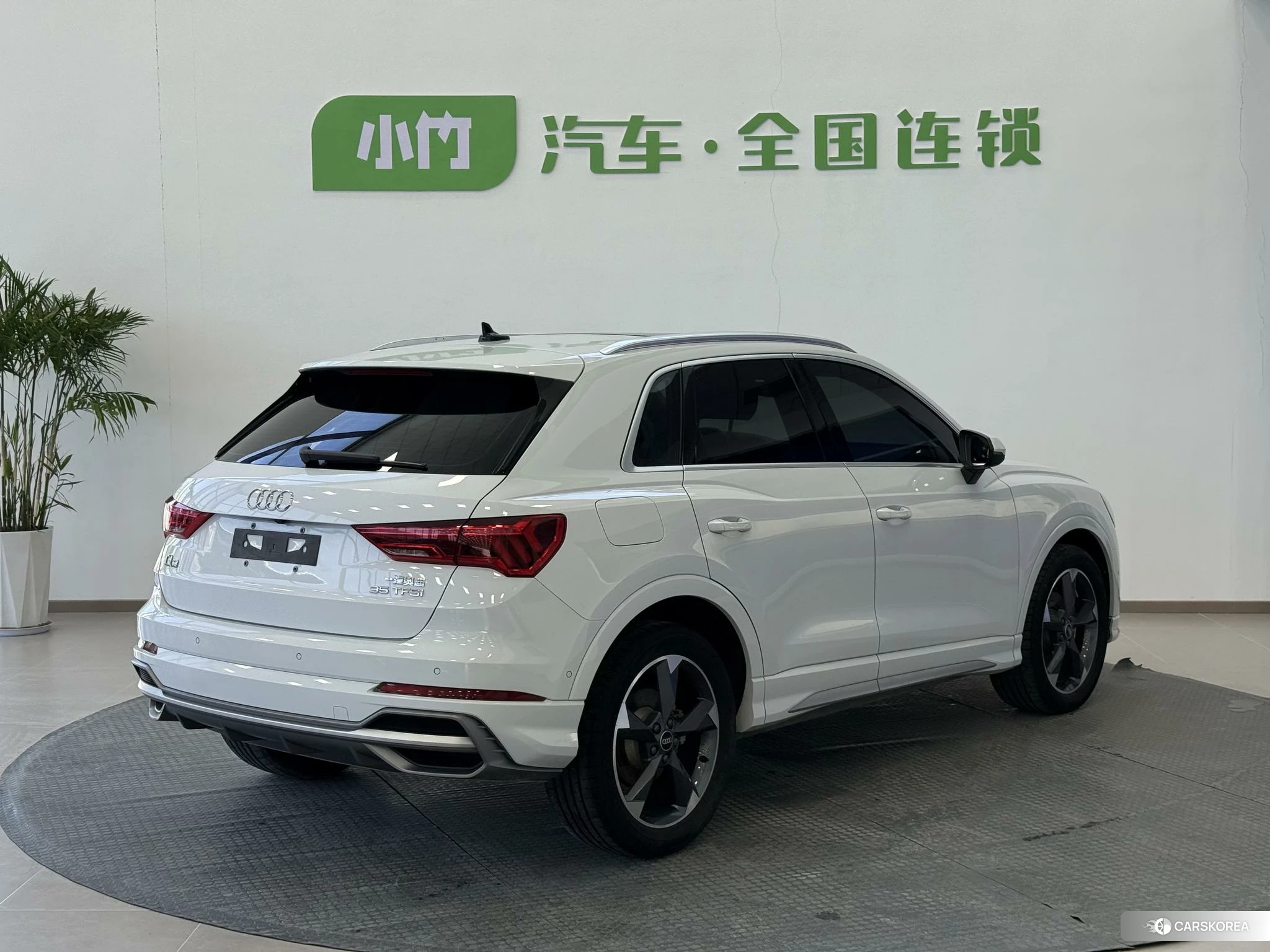 Audi Q3 2022 Белый из Китая, фото 2