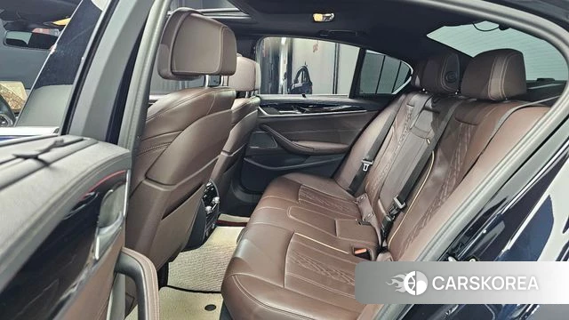 BMW 5 Series (G30) 2023 Черный из Кореи, фото 2