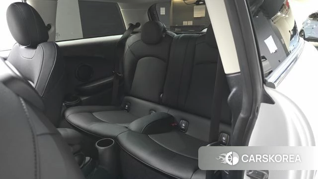 Mini Cooper 2024 Белый из Кореи, фото 2
